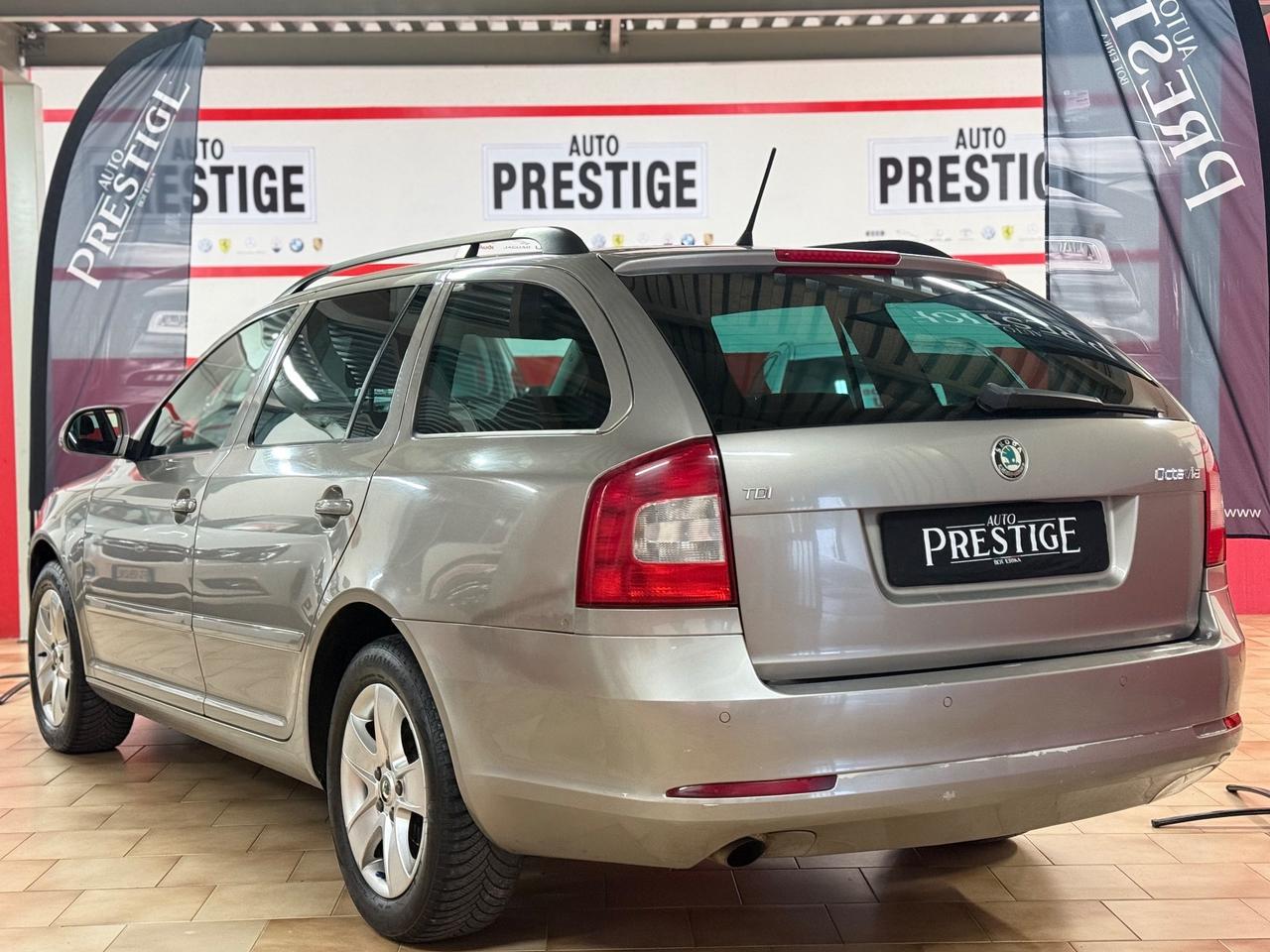 Skoda Octavia 1.6 TDI CR F.AP. Wagon Elegance