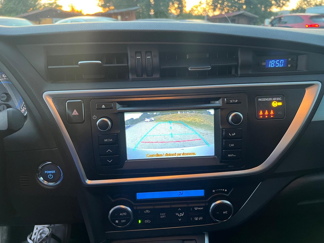 Toyota Auris Hybrid Automatica Permute Rate