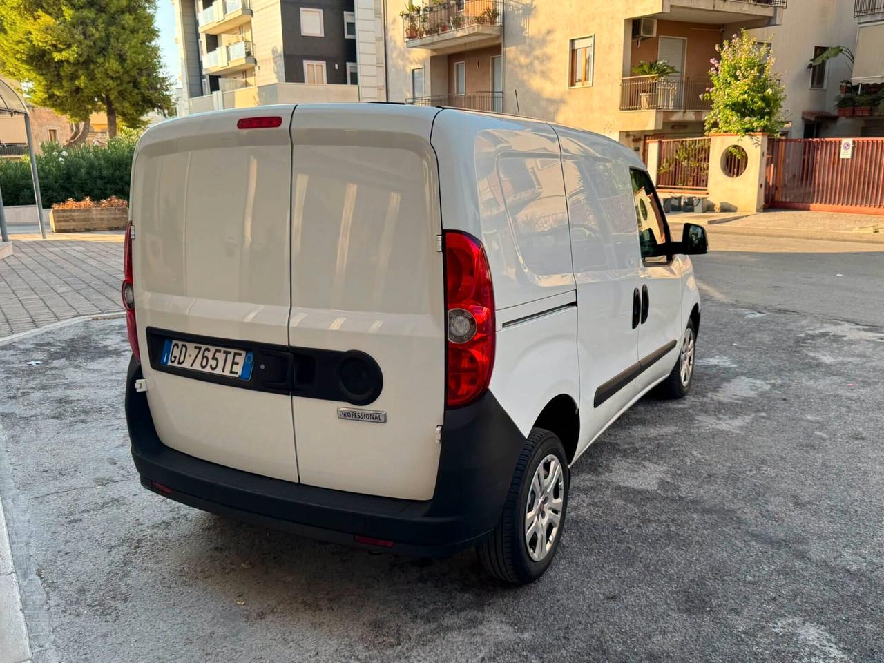 FIAT DOBLO CARGO 1.6 MJ 105 CV. E6 3 POSTI PERFETTA