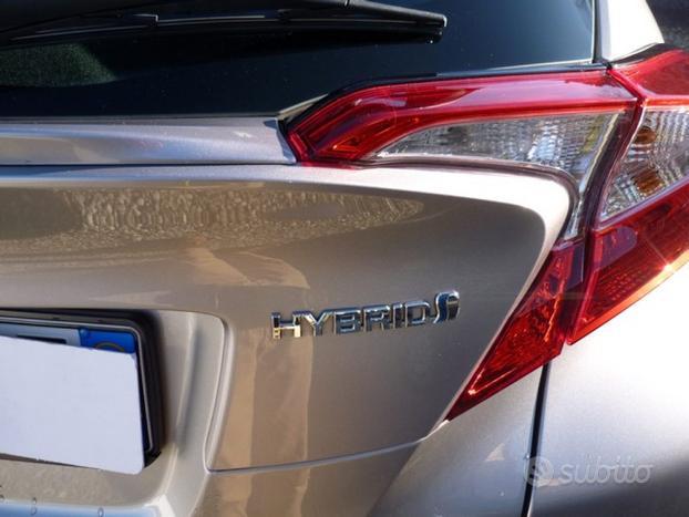 TOYOTA C-HR 1.8 Hybrid E-CVT Active