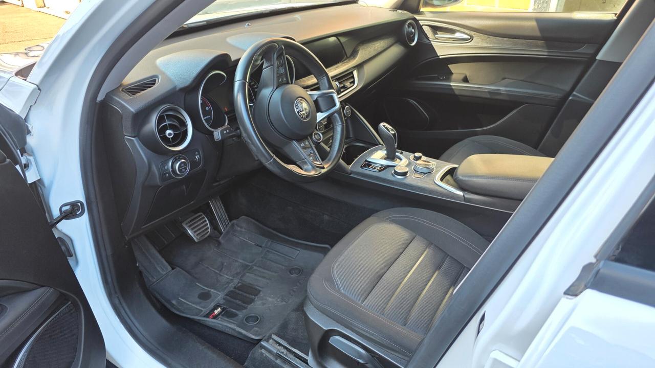Alfa Romeo Stelvio 2.2 Turbodiesel 160 CV AT8 RWD Business