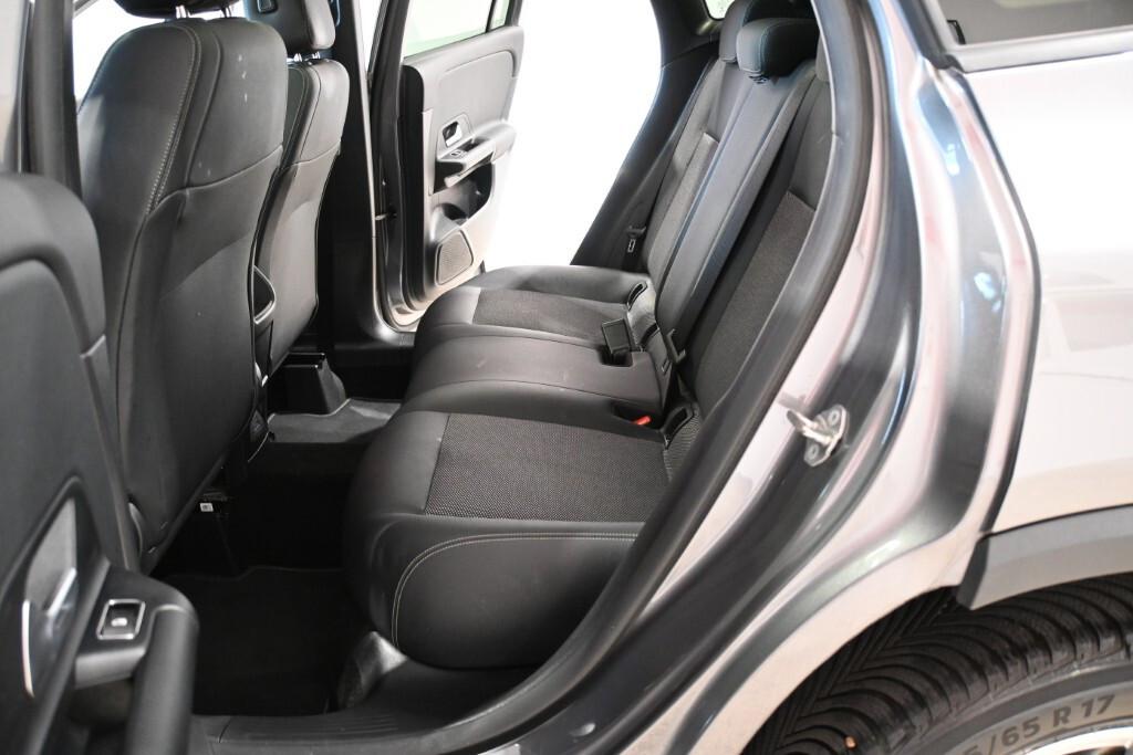 MERCEDES GLA 180D AUTOM + TETTO PAN