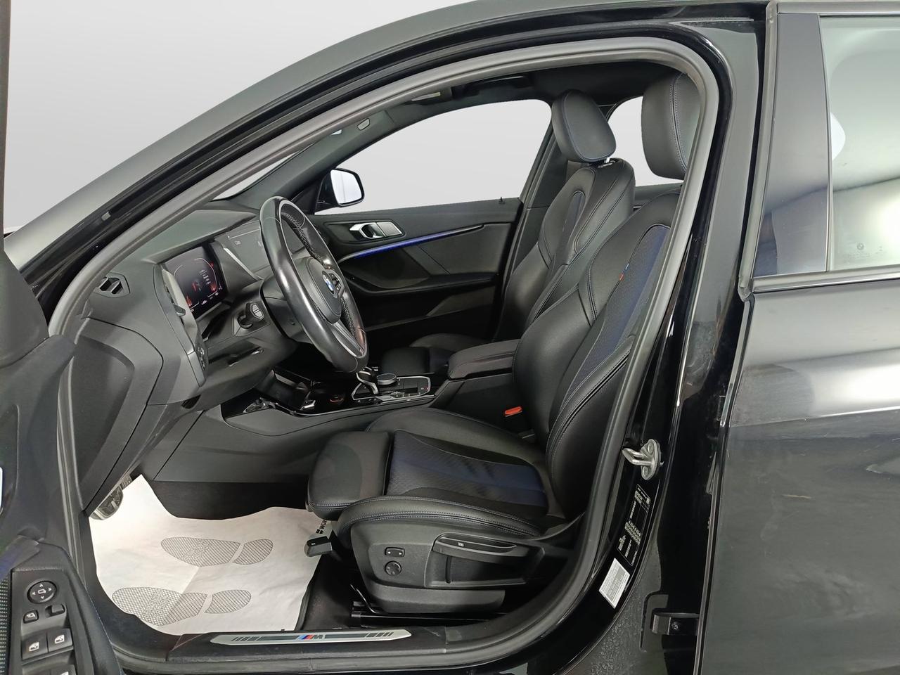 BMW Serie 1 F40 - 118d Msport auto