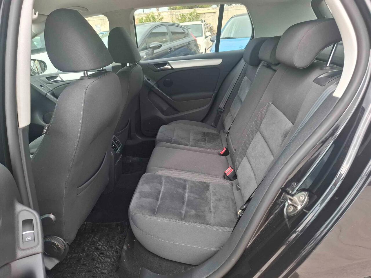 VOLKSWAGEN GOLF 6 1.6 TDI HIGHLINE - 2011
