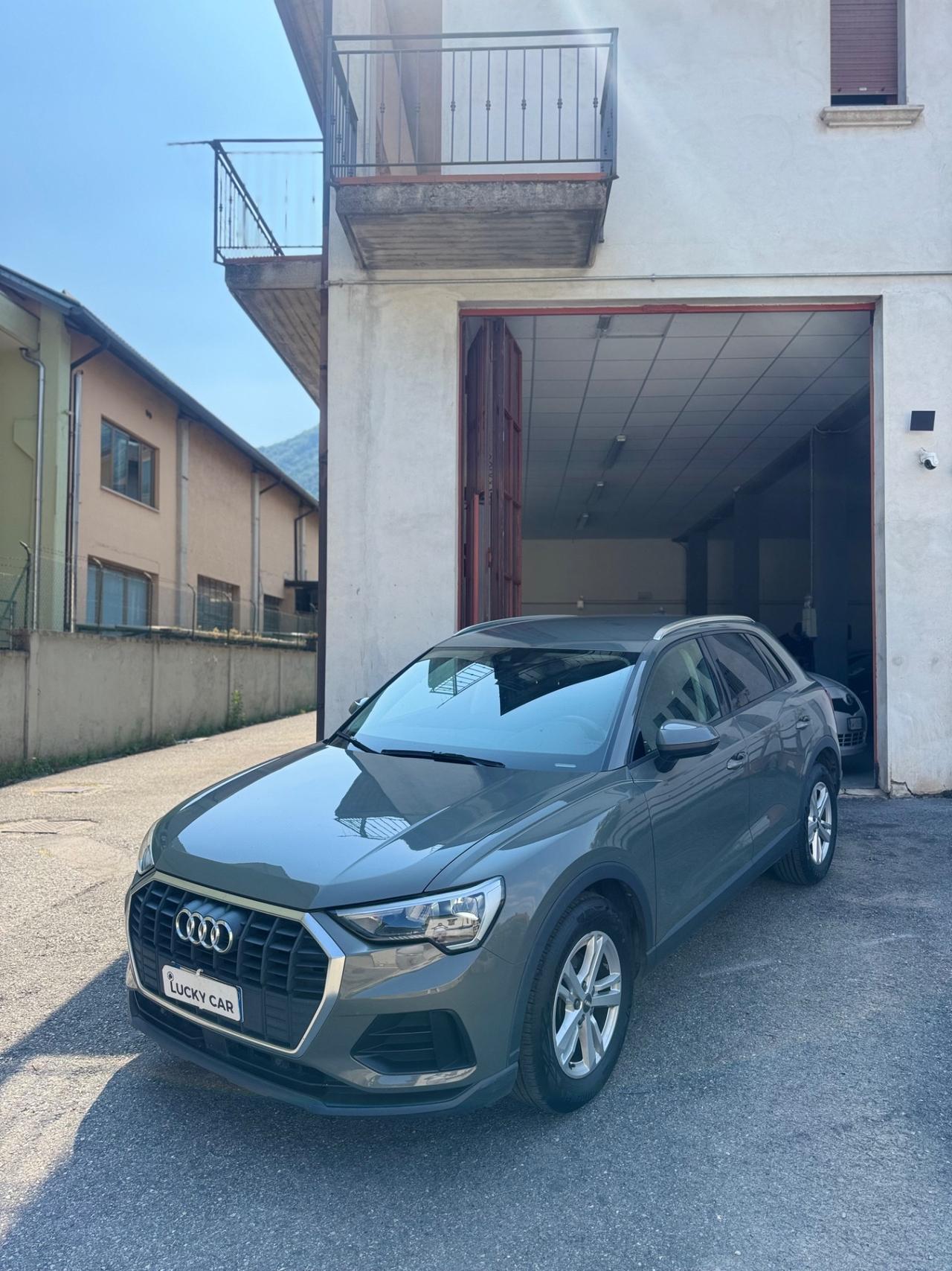 Audi Q3 35 TFSI Business Advanced