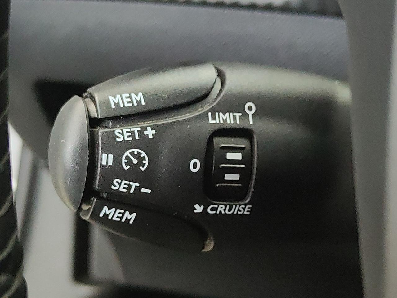 PEUGEOT 2008 II 2023 1.2 PURETECH 100CV ALLURE