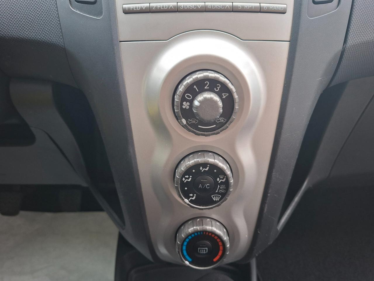 Toyota Yaris 1.3 5p. Sol *NEOPATENTATI*