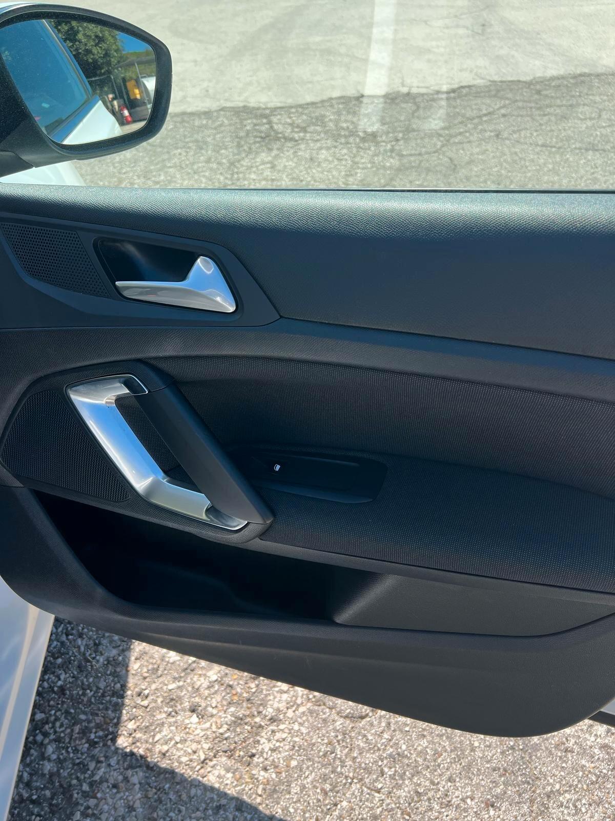 Peugeot 308 BlueHDi 130 S&S EAT8 SW Allure