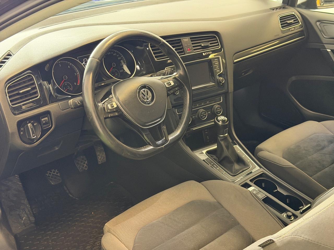 Volkswagen Golf 2.0 TDI 3p. Highline BlueMotion Technology