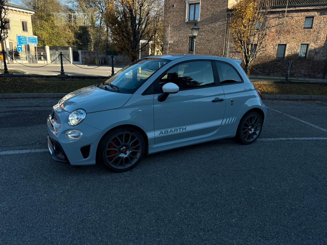 Abarth 595 1.4 Turbo T-Jet 180 CV Competizione