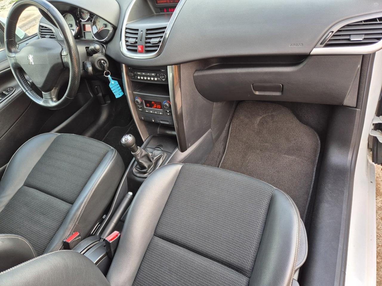 Peugeot 207 1.6 8V HDi 93CV SW Ciel Allure neopate