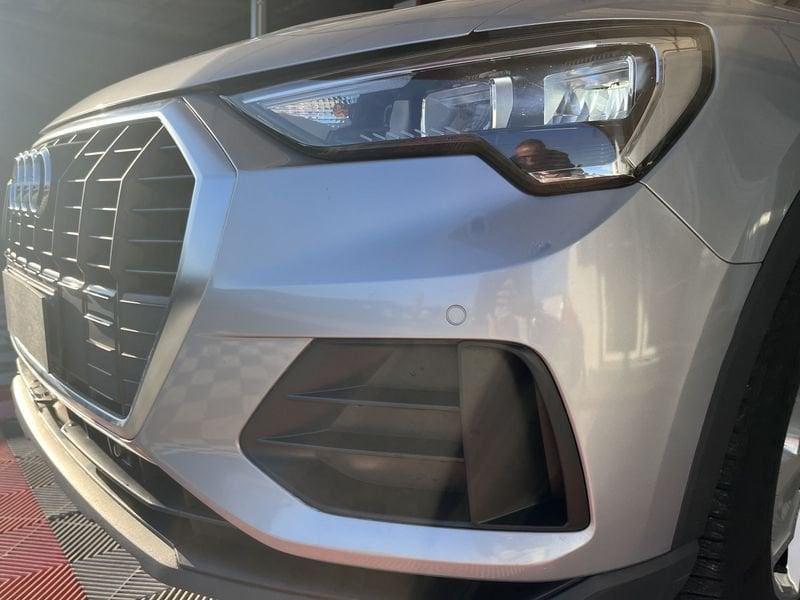 Audi Q3 35 TDI S tronic Business