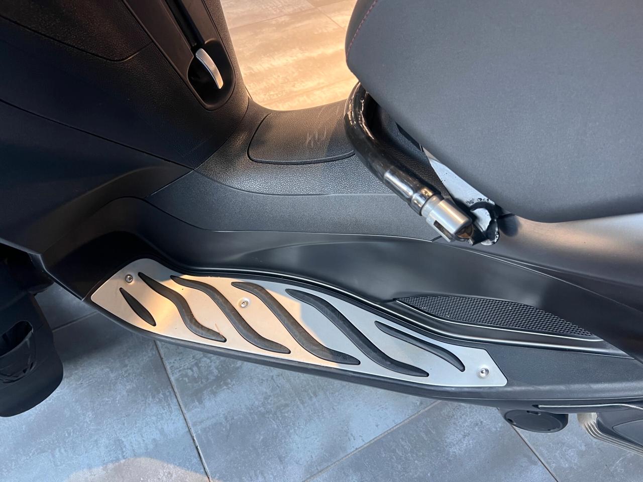 Piaggio MP3 300 hpe