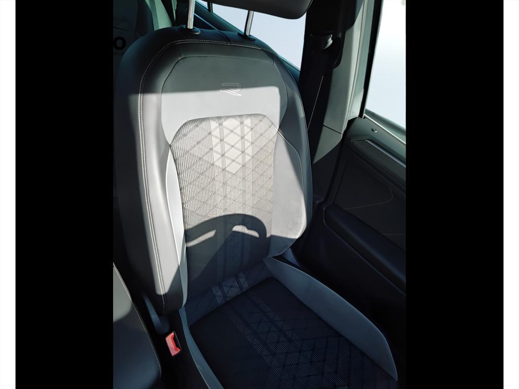 VOLKSWAGEN Tiguan II 2021 - Tiguan 2.0 tdi R-Line 150cv dsg