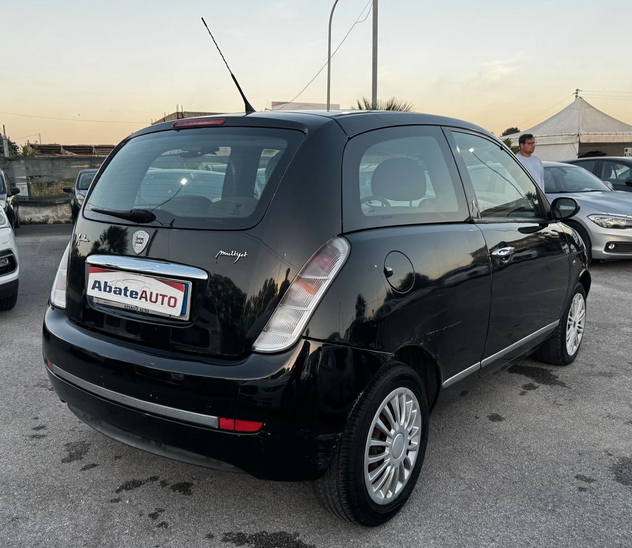 Lancia Ypsilon 1.3 MJT 75 CV Argento