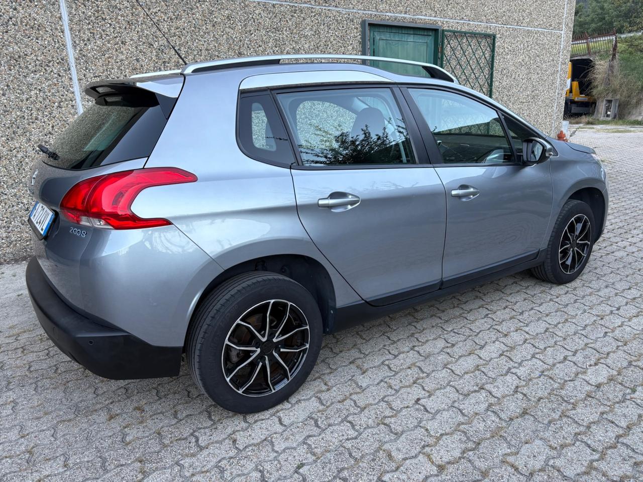 Peugeot 2008 PureTech 1.2 82cv Active