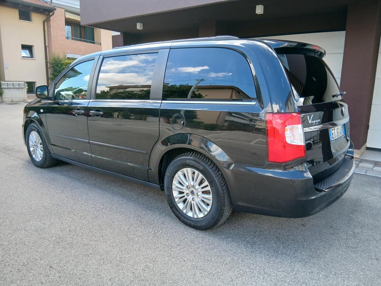 Lancia Voyager 2.8 Turbodiesel Gold 163 cv Automatica 7 posti pronta consegna