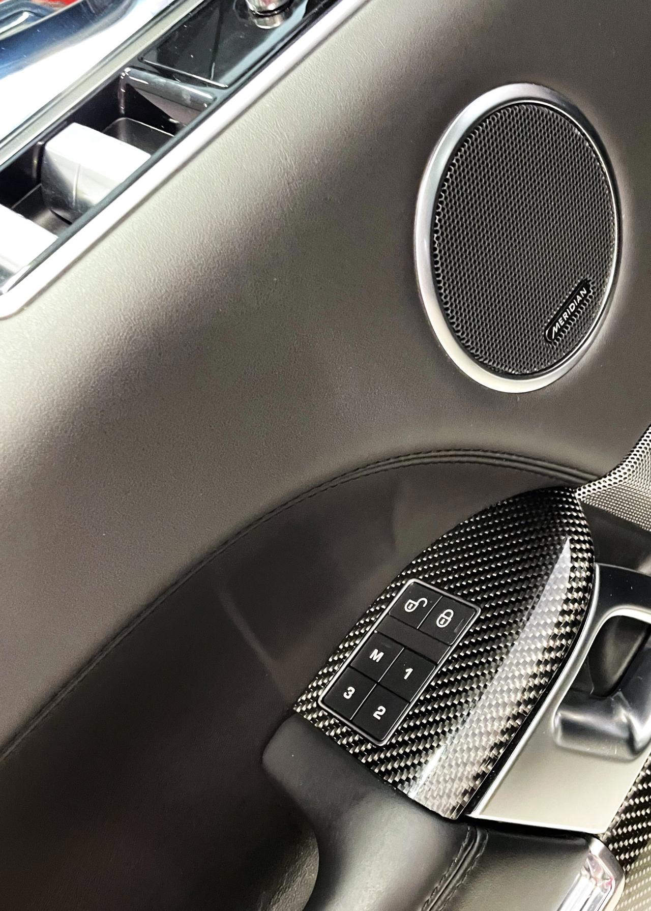 RANGE ROVER SPORT HST HYBRID Total Black +CARBONIO