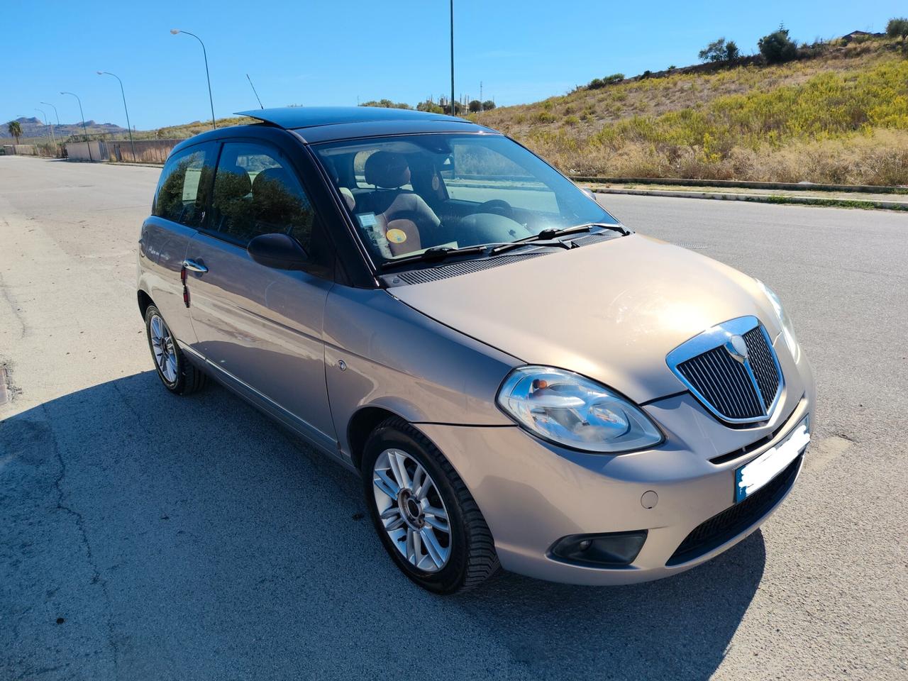 Lancia Ypsilon 1.3 MJT 75 CV Platino