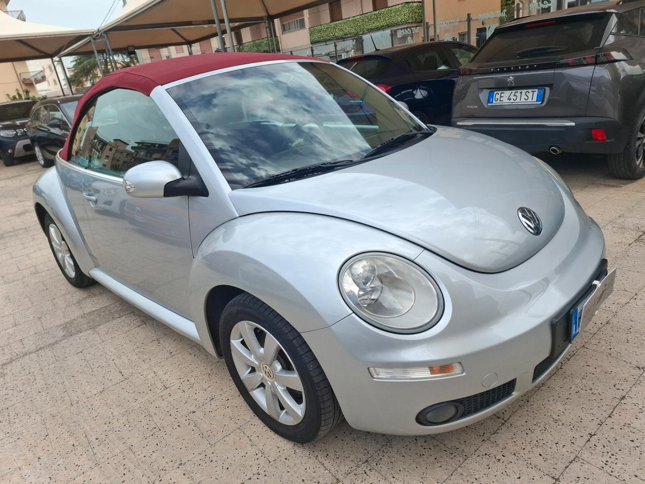 Volkswagen New Beetle Cabriolet - 1.4-16V Highline