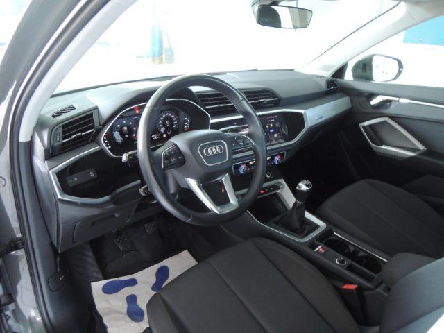 AUDI Q3 35 TDI Business Advanced