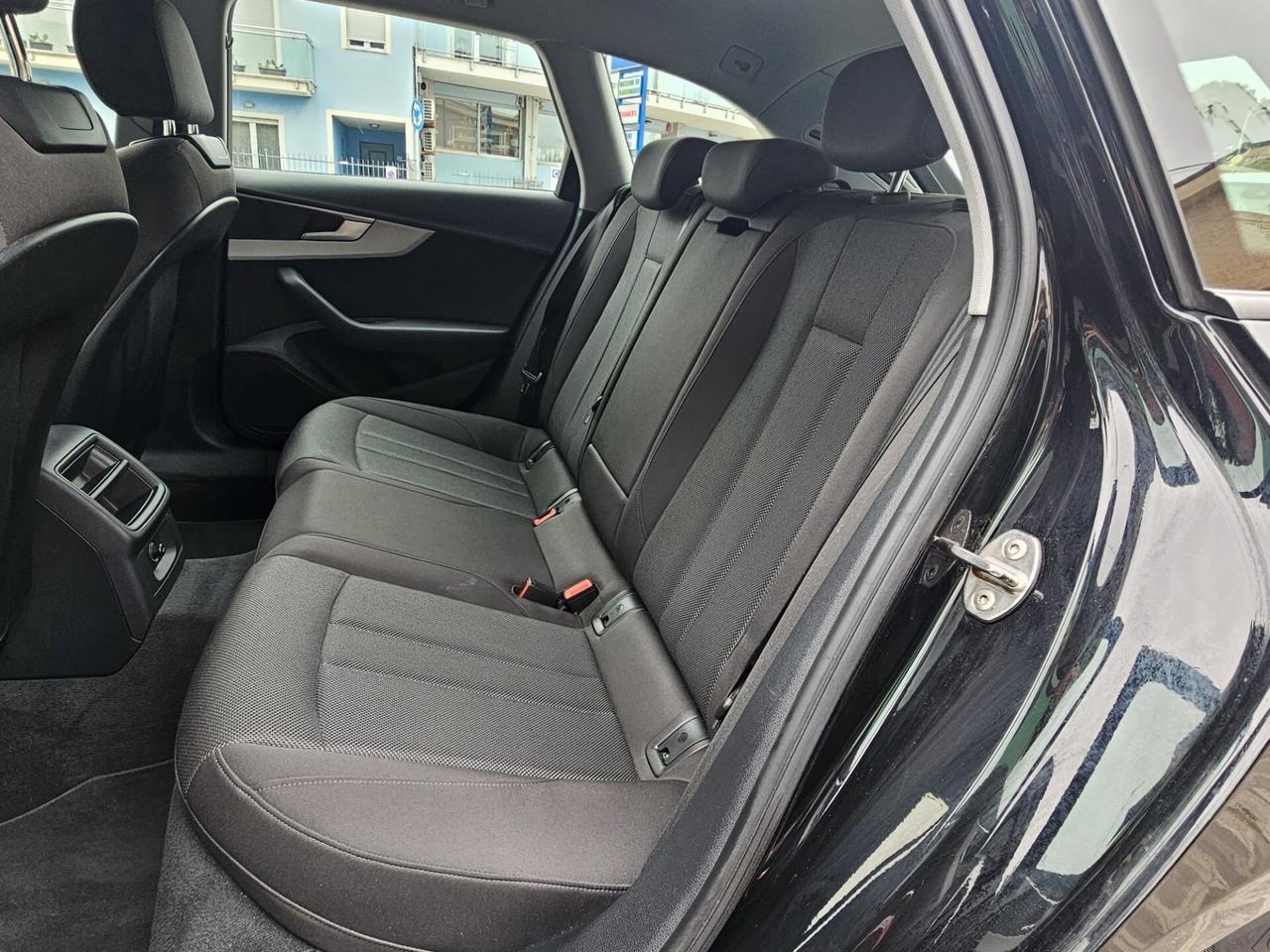 Audi A4 Avant 35 TDI/163 CV S tronic