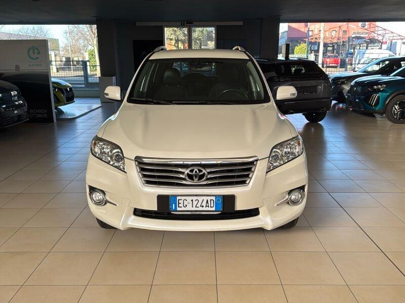 Toyota RAV4 D-4d 2.2 DPF 150cv Exclusive Gancio Traino