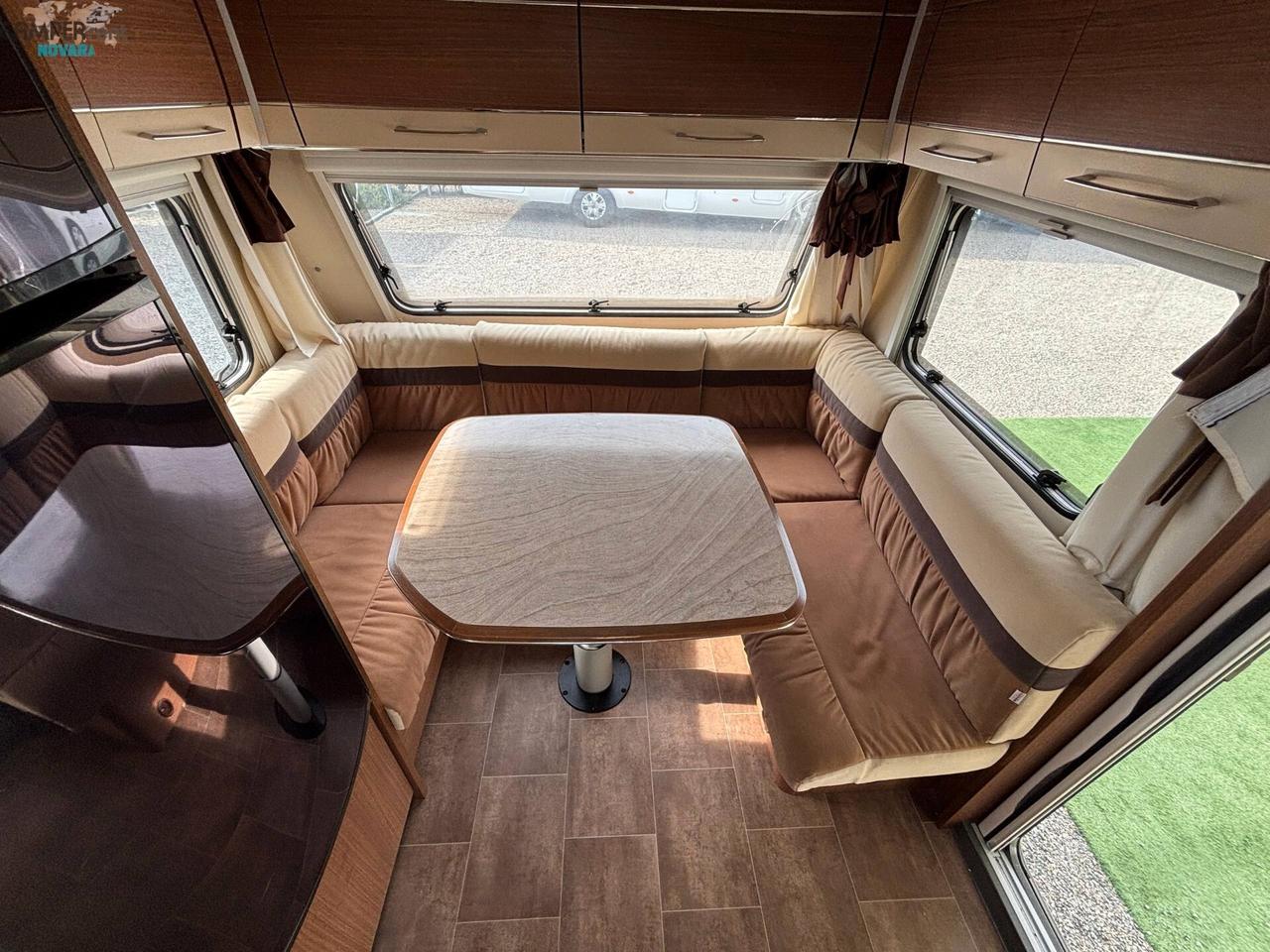 BÜRSTNER TRECENTO 465TS - ROULOTTE CON LETTO MATRIMONIALE ALLA FRANCESE IN CODA