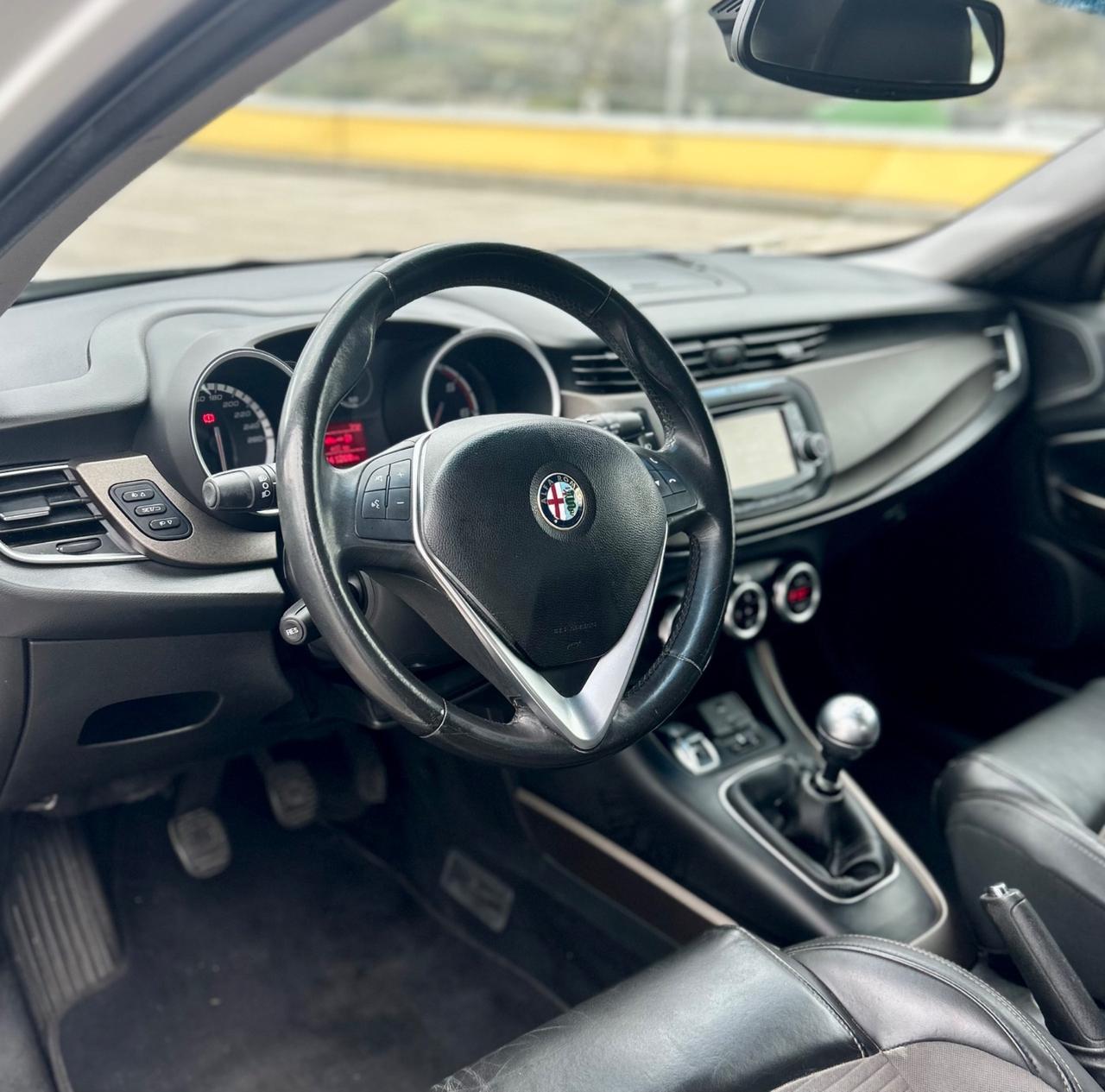 Alfa Romeo Giulietta JTDm-2 Exclusive Sport Pack