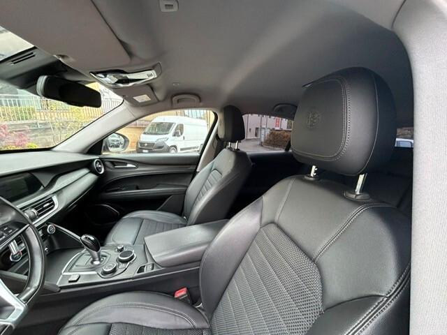 Alfa Romeo Stelvio 2.2 Turbodiesel 180 CV AT8 RWD Super