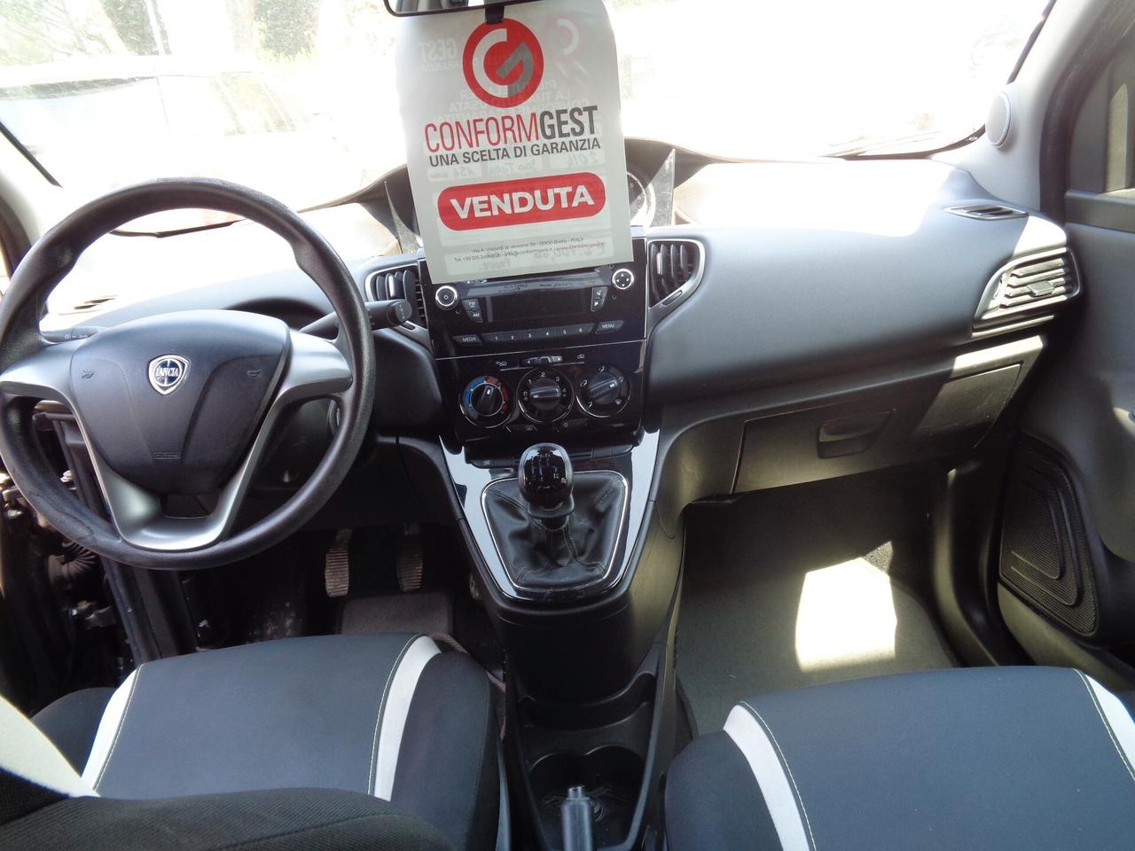 Lancia Ypsilon 0.9 TwinAir 85 CV 5 porte Metano Ecochic Silver