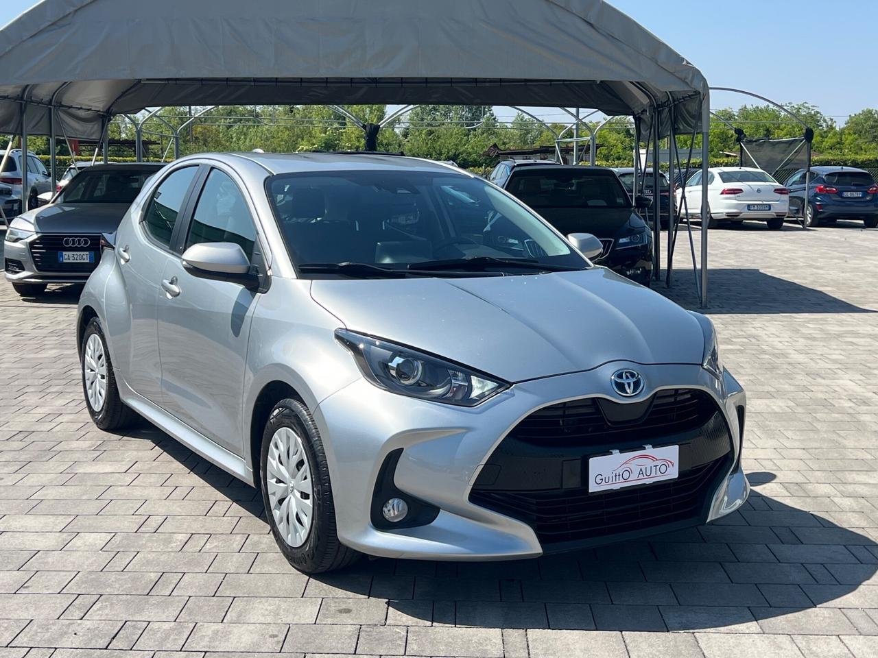 Toyota Yaris 1.5 Hybrid 5 porte Business FINANZIABILE