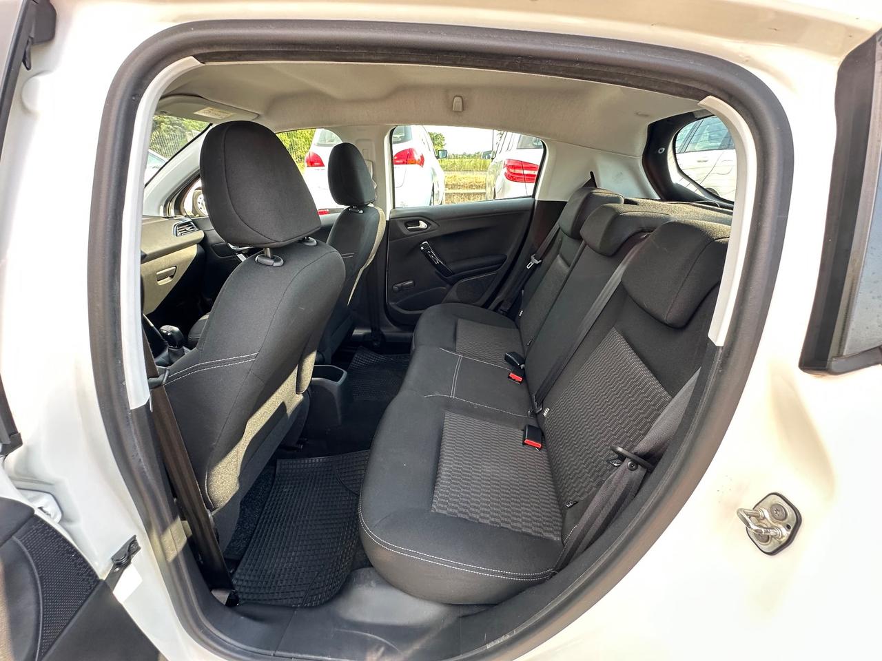 Peugeot 208 PureTech 82 5p. GPL Allure(120.000KM)