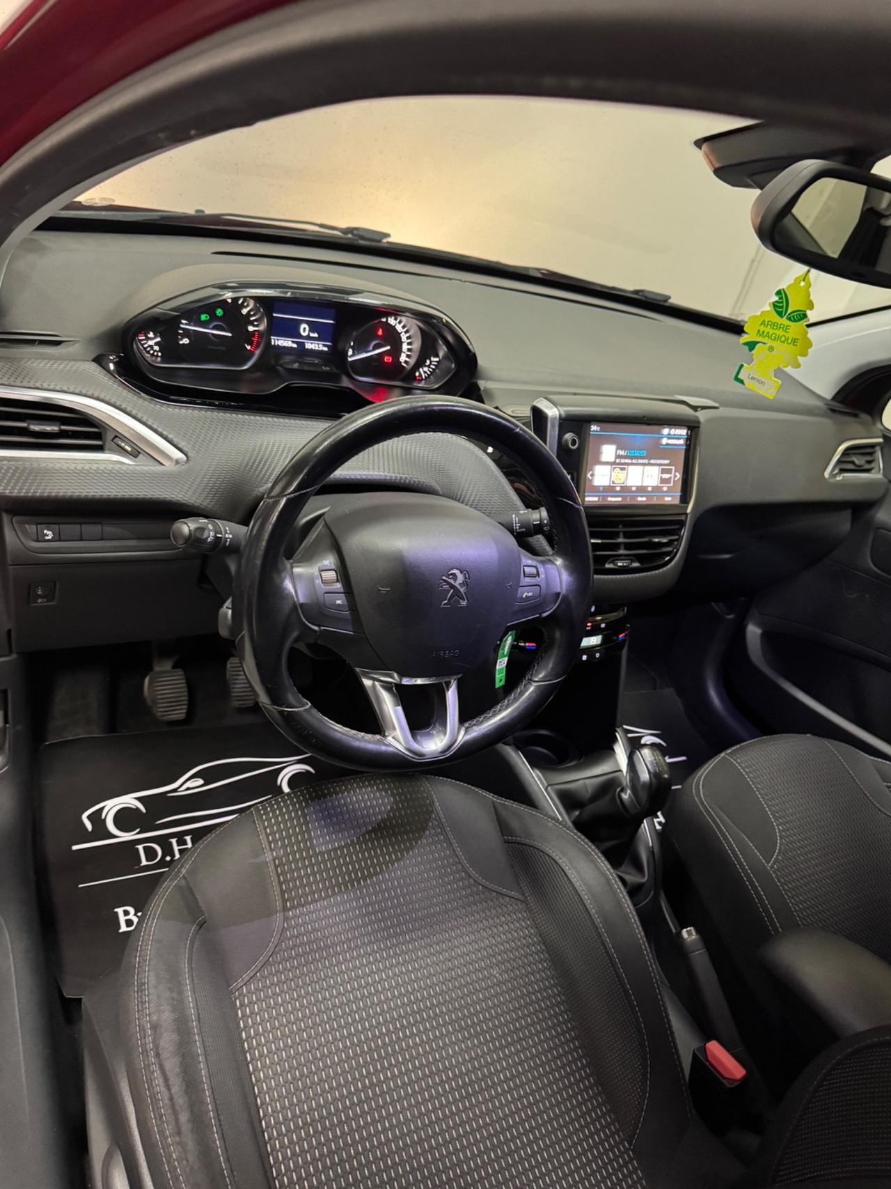 Peugeot 208 PureTech 82 5 porte Allure