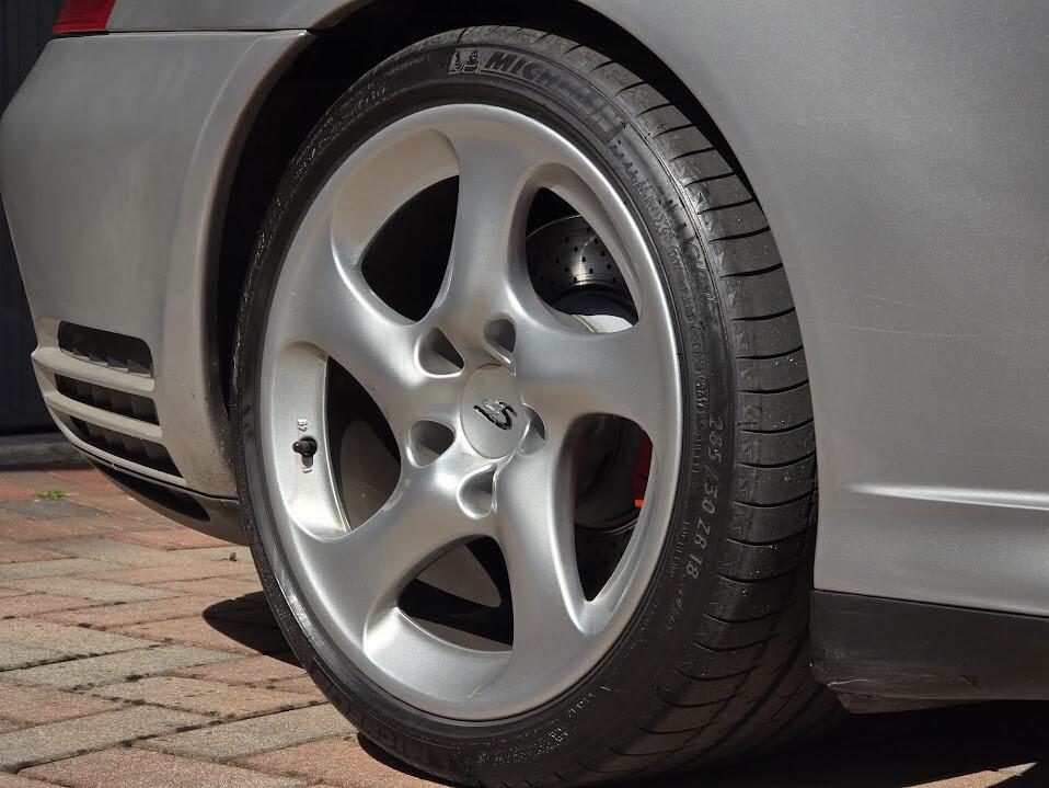 Porsche 911 Carrera 4S cat Coupé