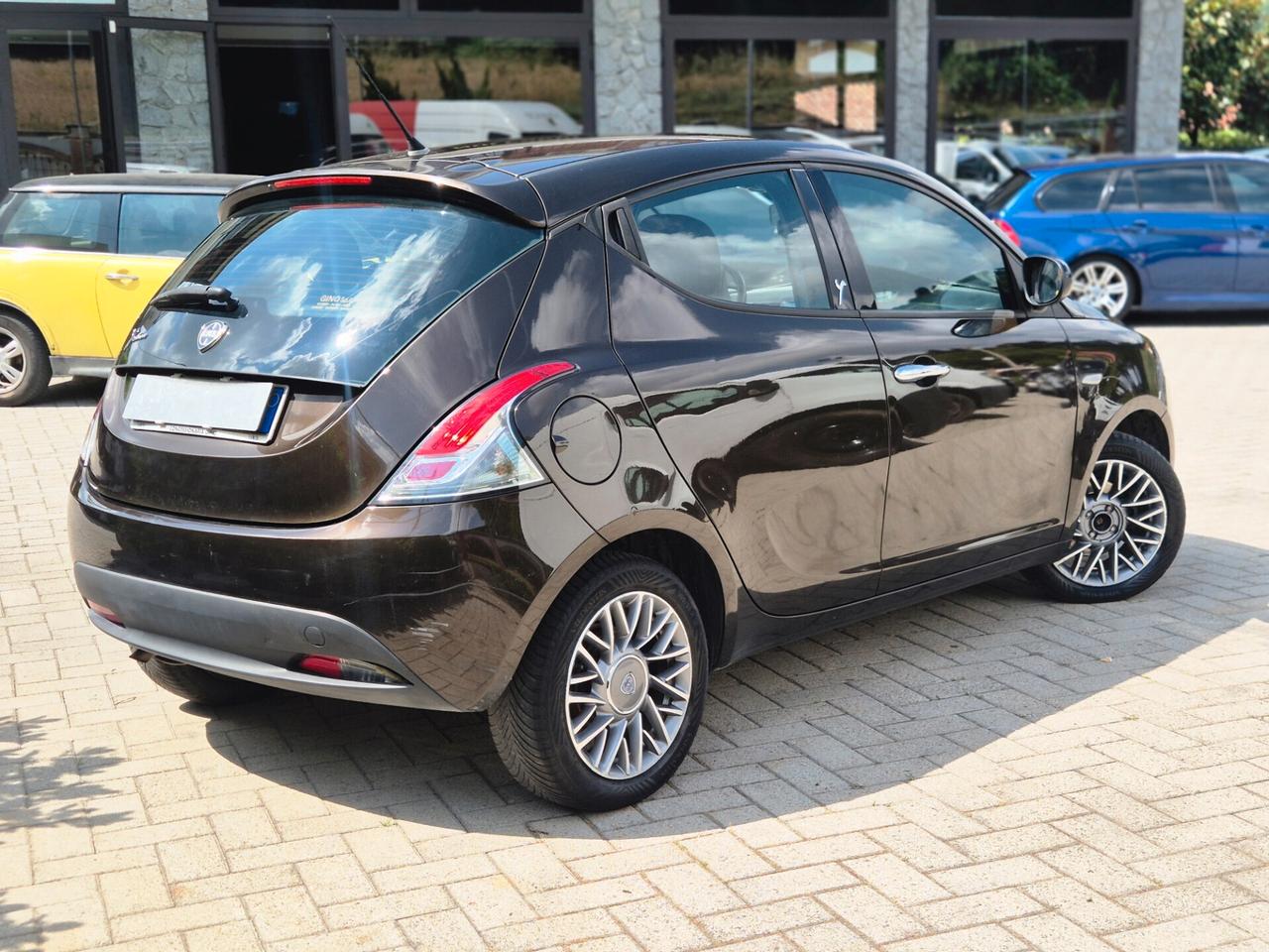 Lancia Ypsilon 1.2 69 CV / BENZ/ 5P /OK NEOPATENTATI