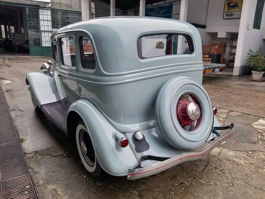 Ford Model B Sedan – 1933