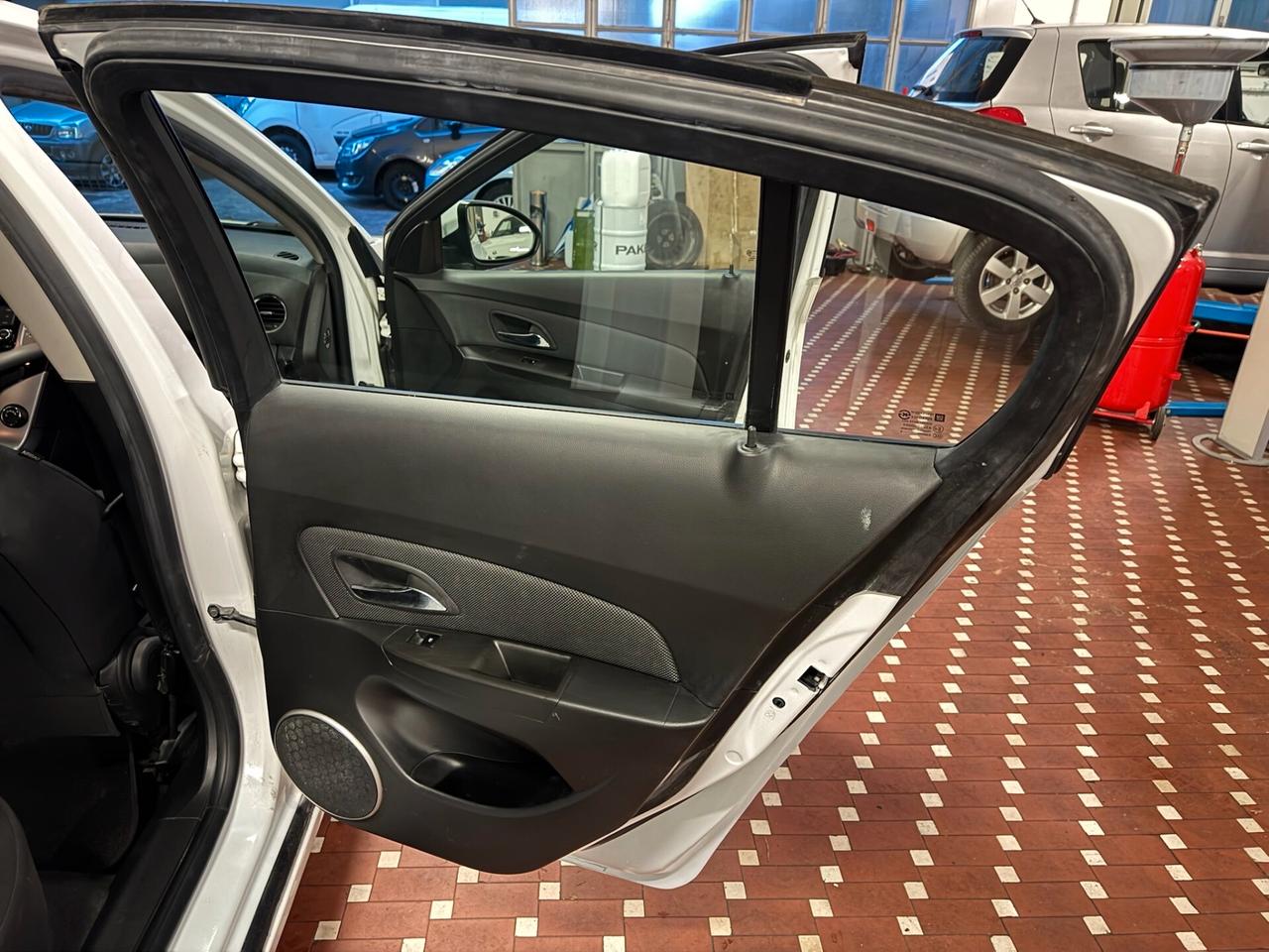 Chevrolet Cruze 1.6 5 porte LT - UNICO PROPRIETARIO