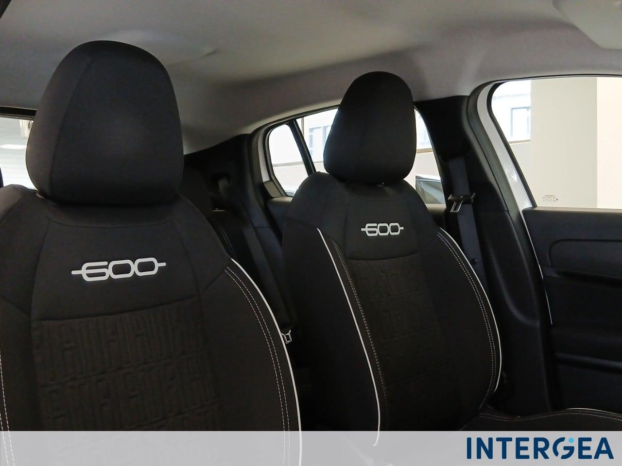 FIAT 600 1.2 hybrid 110cv auto