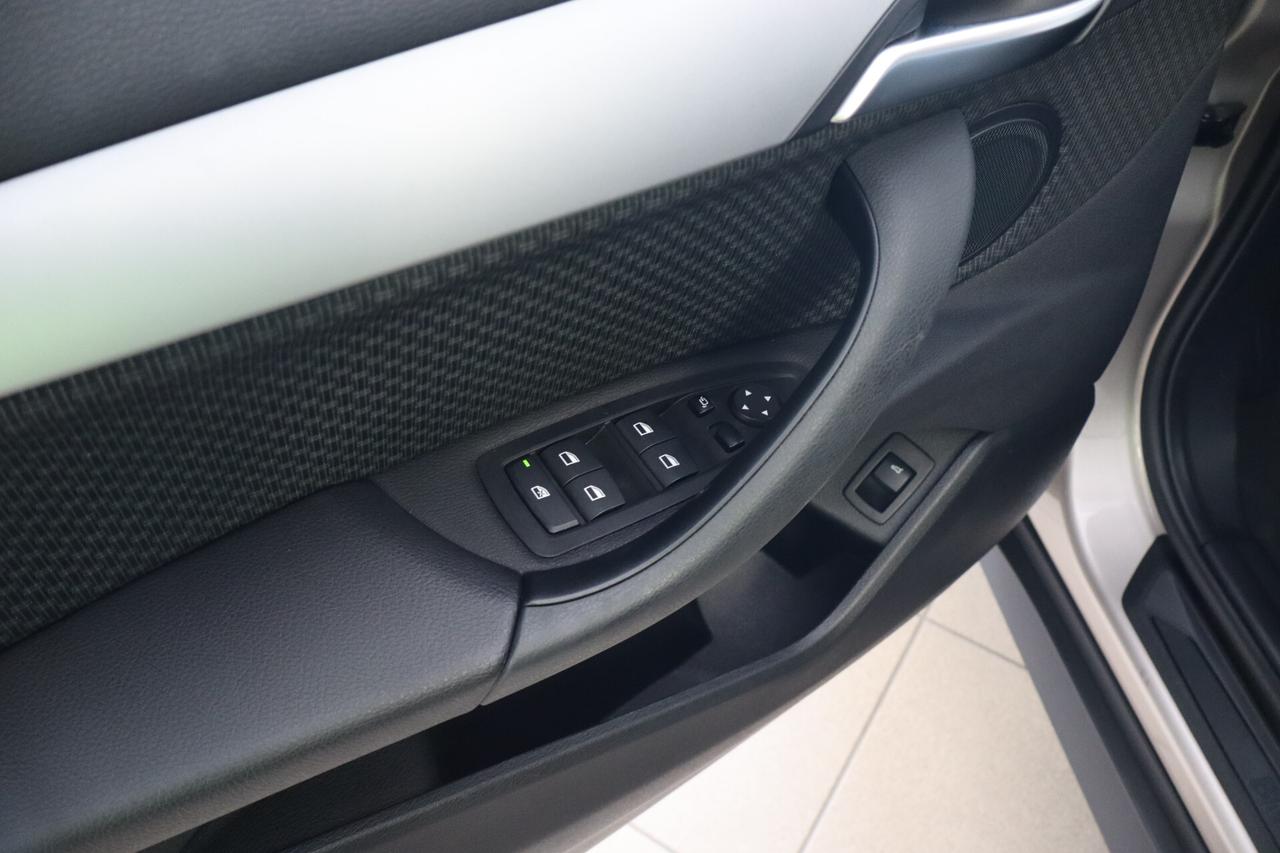 BMW X1 SDRIVE 18d sDrive18D BUSINESS ADVANTAGE STEPTRONIC