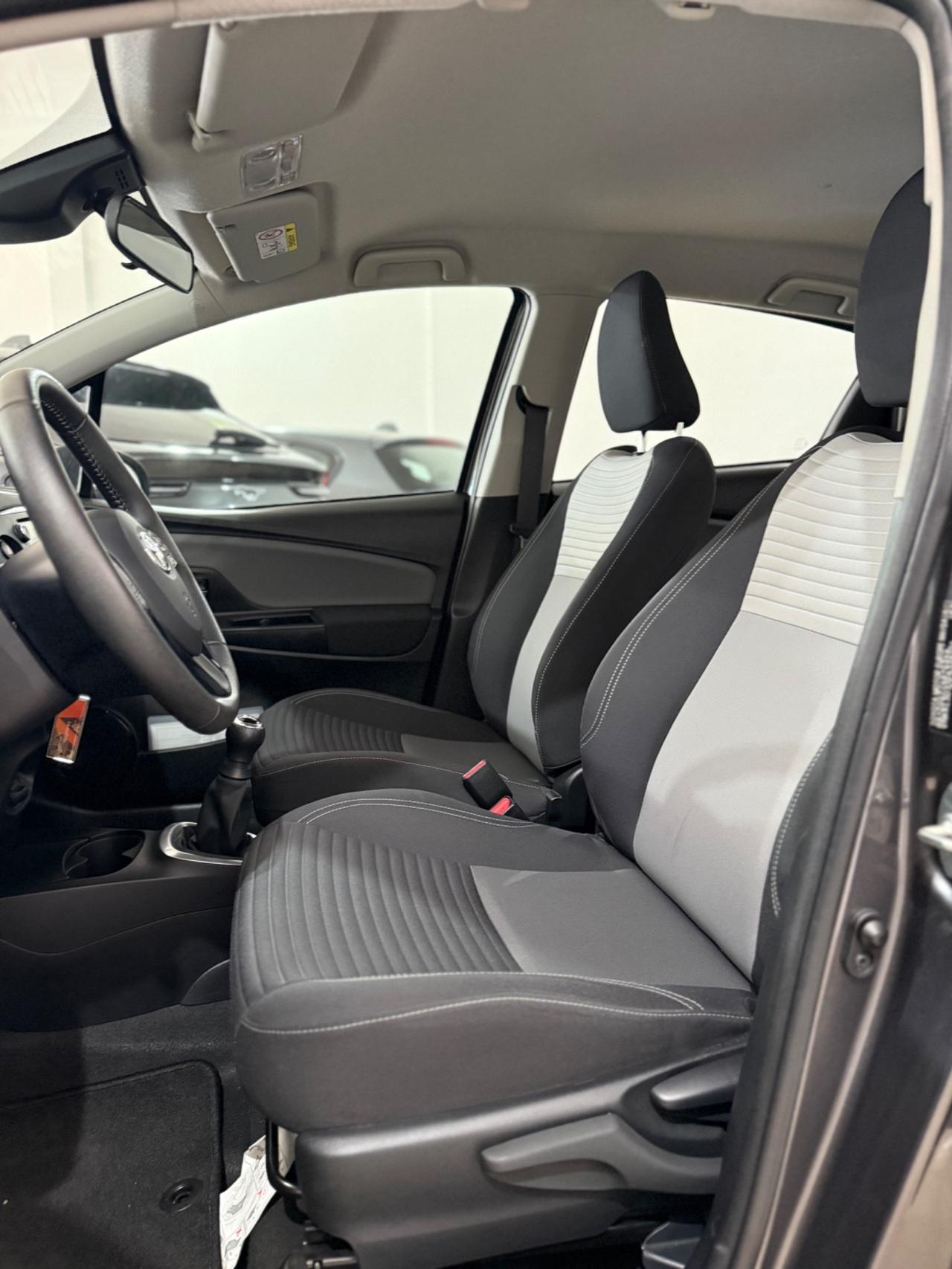 Toyota Yaris 5p 1.0 Lounge CON 17000 KM, NAVI,TELECAMERA,BLUETOOTH ,SCHERMO TOUCH