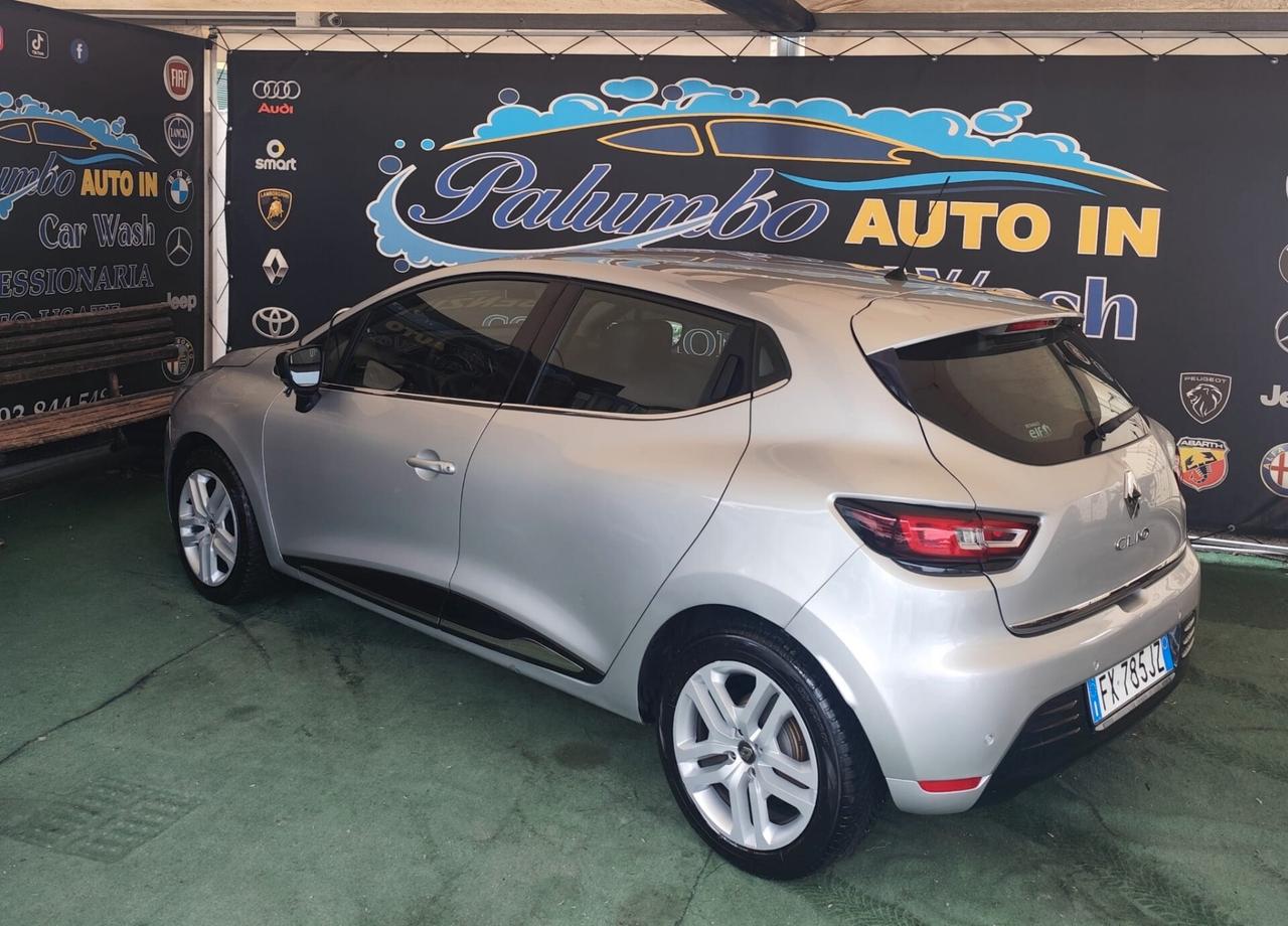 Renault Clio Sporter TCe 12V 90 CV Moschino Intens