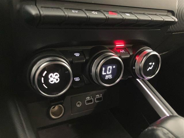 RENAULT Clio 5 Porte 1.6 E-Tech full hybrid 145cv E-Tech E