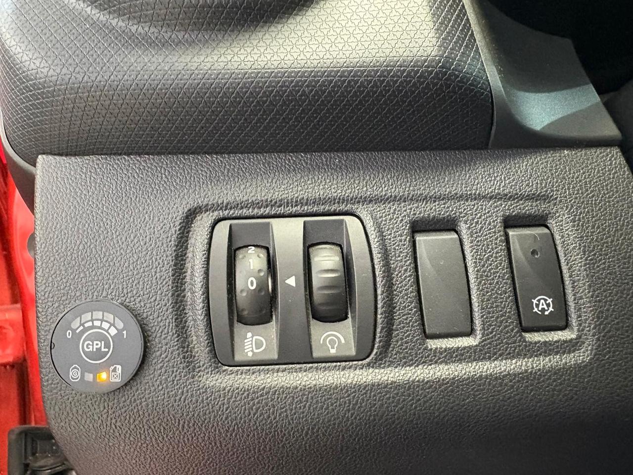 Renault Clio TCe 12V 90 CV GPL Start&Stop 5 porte Energy Duel