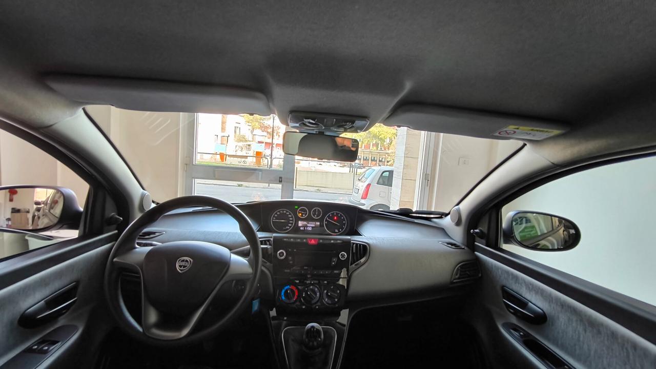 Lancia Ypsilon 1.2 69 CV 5 porte Gold