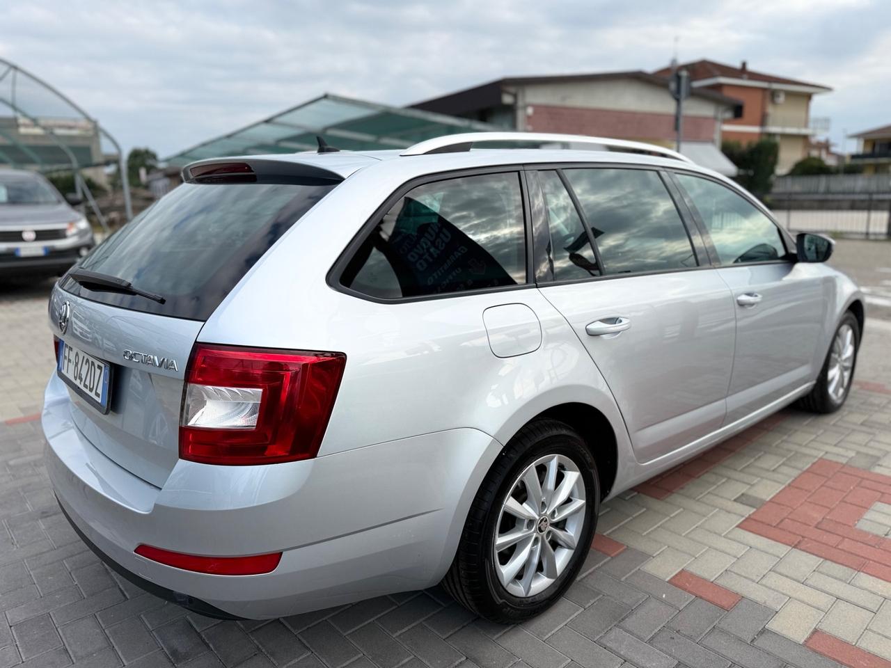 Skoda Octavia 1.6 TDI CR 110 CV DSG Wagon Style