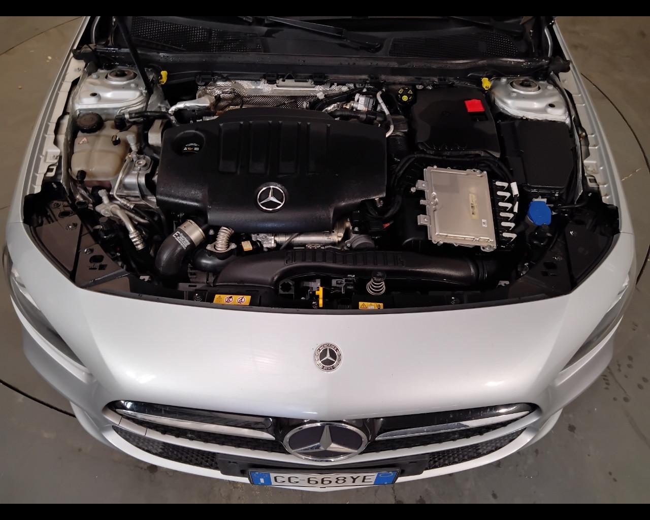 Mercedes-Benz Classe A - W177 2018 - A 180 d Sport auto