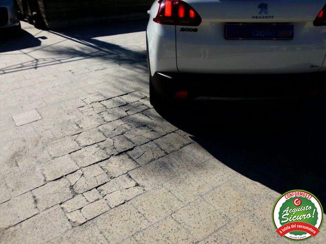 PEUGEOT 2008 BlueHDi 120 S&S Allure