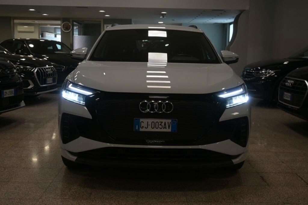 AUDI Q4 40 E-TRON 204CV AUTOMATIC BUSINESS ADVANCED ( FARI LED - VIRTUAL COCKPIT - ADAPTIVE CRUISE - NAVI - MIRROR - PDC - TELECAMERA POST. - CERCHI 19 )