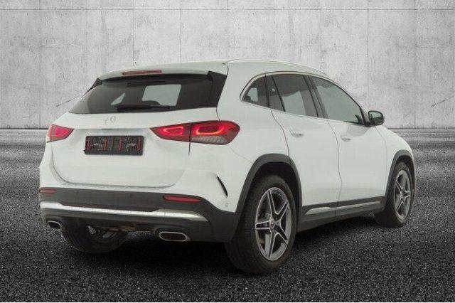 MERCEDES-BENZ GLA 200 Automatic Premium